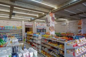 RedDoorz Syariah near Universitas Negeri Gorontalo 2