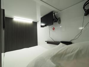 Leo Yu Capsule Hotel Funabashi