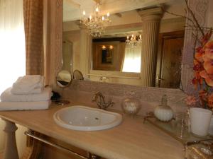 Luxury King Room