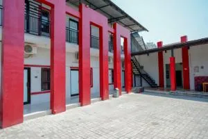 RedDoorz Syariah near Alun Alun Tegal - 直葛