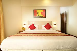 Mumbai House Luxury Apartments, Santacruz East