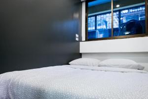 T2 2 Bedrooms 6 guests Full kitchen 1 min to BTS