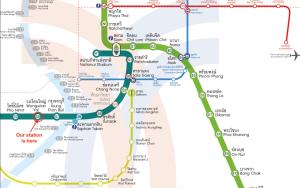 T2 2 Bedrooms 6 guests Full kitchen 1 min to BTS