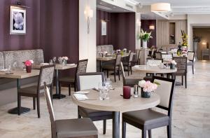 Hotels The Originals Boutique, Hotel Les Strelitzias : photos des chambres