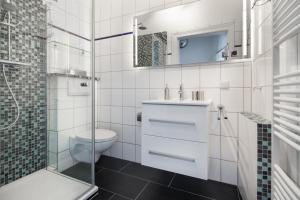 Herr Friese, Wohnung Nr. 6