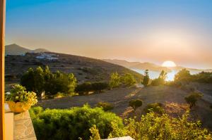 Palaios Rooms Milos Greece