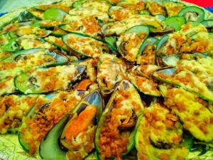 Queen of Isle Cottages and Restaurant