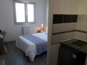 Appartement Studio Gare SNCF - Allonne