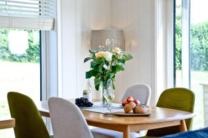 Perry Lodge, Strawberryfield Park - Hot Tub - Free Parking & WiFi