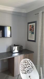 Elephant Bush Guest Cottage