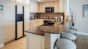 Two-Bedroom Apartment - Gulf Front room in Portofino Island Resort