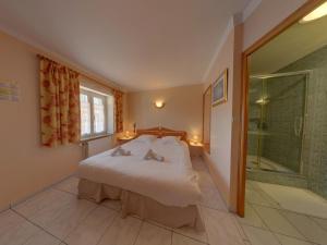 Hotels L'envie des mets : Chambre Double avec Salle de Bains Privative