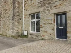 Cherrywood Manor - Helland