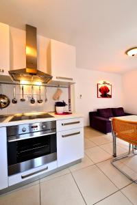 Sunny Bobica Apartments