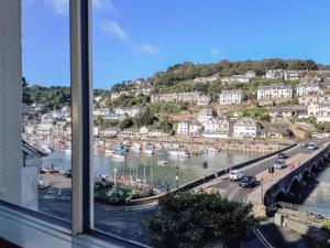 Harbour View Apartment - Apartments, Looe