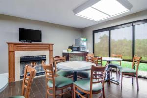 Quality Inn & Suites Canton, GA