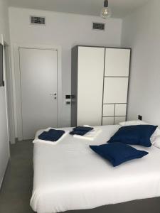 Feel@Home Apartment+Rooms