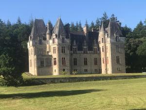 Maisons d'hotes Chateau LE BROSSAY : photos des chambres