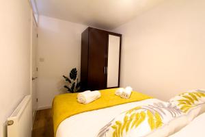 2 Bedrooms - 3 Beds - Free Parking - 168