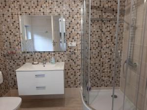 Apartamenty na przedmieściach RADZYMINA z prywatnym parkingiem i ogrodem FAKTURA