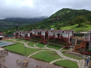 Green Velvet Resort-Near Pawna Lake