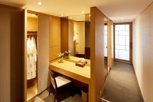 Premier 3 Người (Premier Triple)