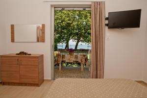 Deluxe Sea Front Two-Bedroom Apartment - Ground Floor