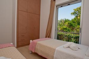 Deluxe Sea Front Two-Bedroom Apartment - Ground Floor