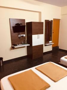 Sapphire Inn