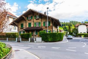 Вила AUSFinn-Apartments, SWISS VILLA Интерлакен Швейцария