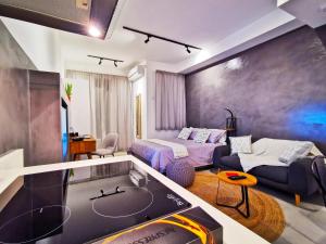 Avyas Studio 317, Ebene Square, Ebene