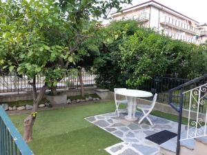 Appartamento al mare con giardino
