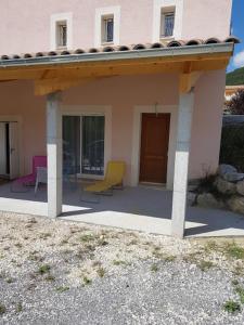 Joli studio St André Les Alpes confortable et bien situé, idéal randonnées, parapente