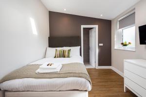 South Woodford 2 Bed En-Suite House