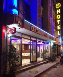 Özgür Hotel - 布尔杜尔