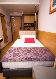 Small Room - French Bed room in Vibe Nazionale