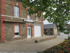 Sejours chez l'habitant Les Chambres Studios de Pleslin-Foucher : Chambre Quadruple Confort