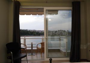 Chalkida Seafront Apartment Evia Greece