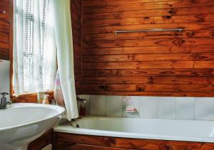 Impala Niezel Lodge & Guest House