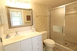 Apartment room in Ocean Village Club L26