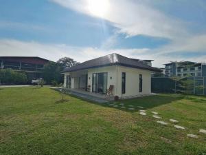 Szhnn Villa - Spacious Room in Village