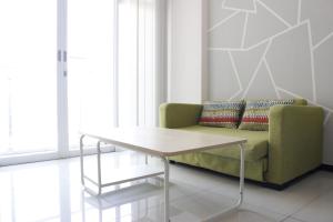 Spacious and Well Appointed 2BR @ Gateway Pasteur Apartment By Travelio