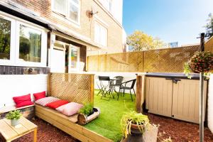 Tower Bridge Rainbow Suites