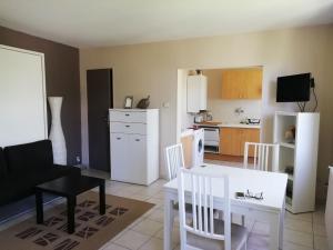 Appartements Le MAELY, studio au calme, centre de Honfleur (linge fourni) : photos des chambres