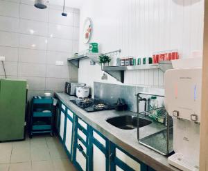 Conezion IOI Putrajaya (Rustic Suite, 3 Bedrooms, 2 Baths, WiFi, Pool & City View) by MRK
