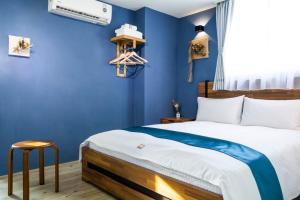 沐藍輕旅 Mulan Light Inn I 海安路住宿 - 3hvězdičkové hotely ve městě Tchaj-nan