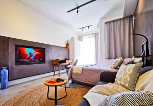 Avyas Studio 317, Ebene Square, Ebene