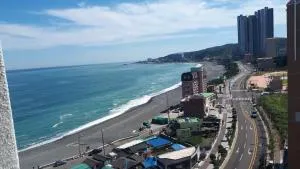 Blue Ocean House - Pangŏjin