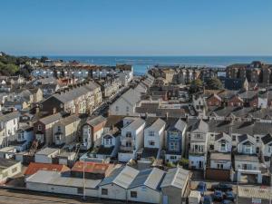 Sunnymead Penthouse - Close to beach, Pets welcome, Balcony