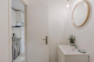 Sunny Bairro Alto & Chiado Apartment, By TimeCooler